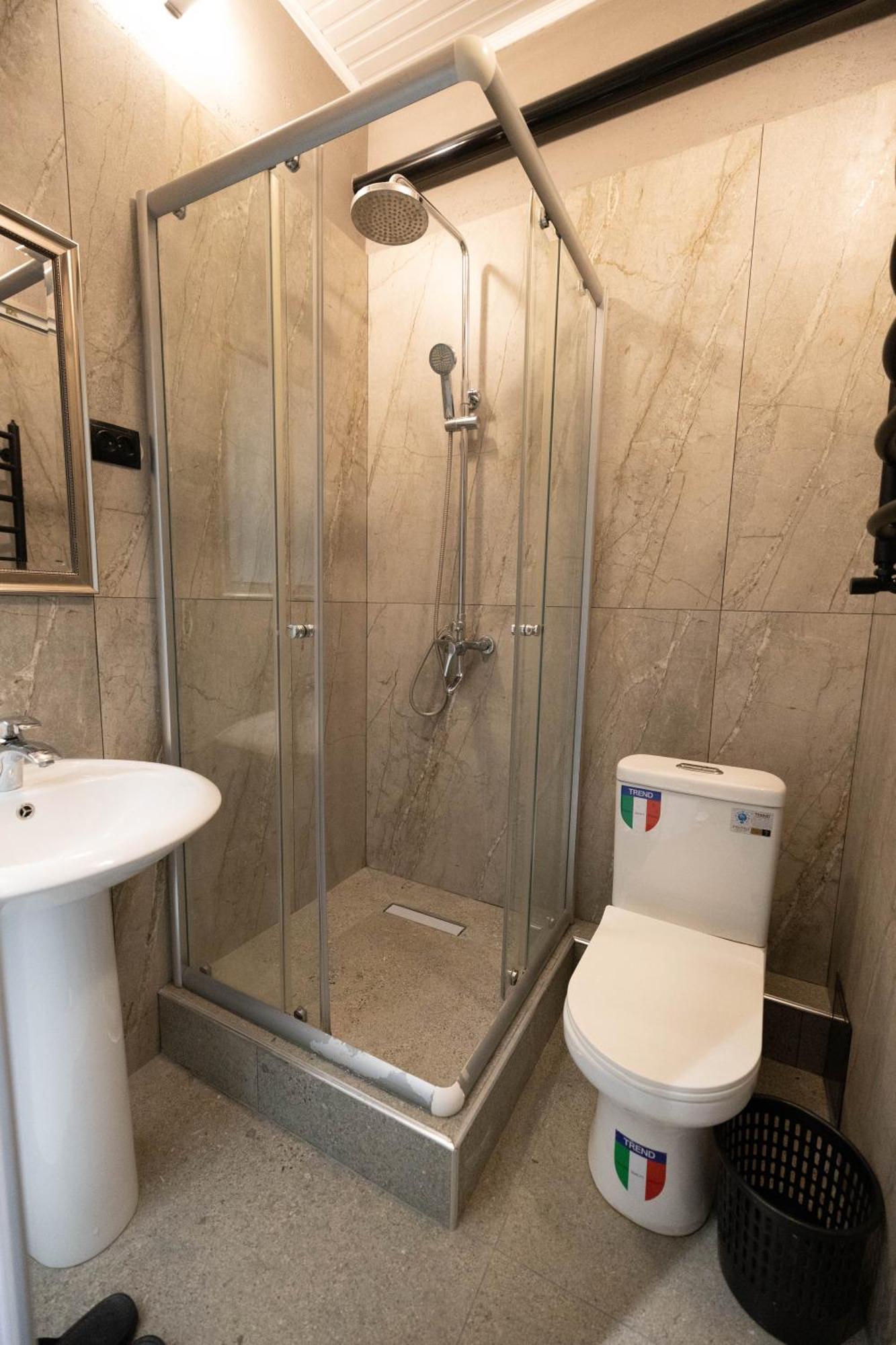 Local Hotel Ташкент Екстериор снимка
